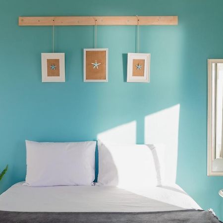 4 Bedroom Apartment On The Beach テル・アビブ エクステリア 写真