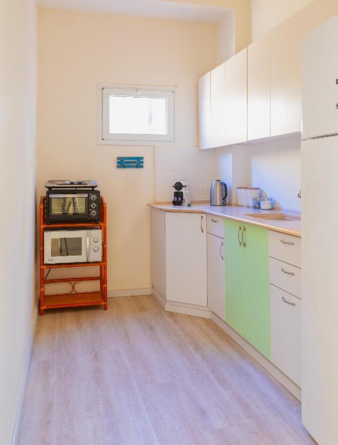 4 Bedroom Apartment On The Beach テル・アビブ エクステリア 写真