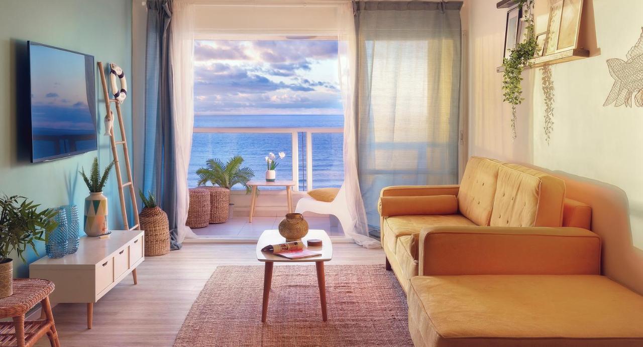 4 Bedroom Apartment On The Beach テル・アビブ エクステリア 写真