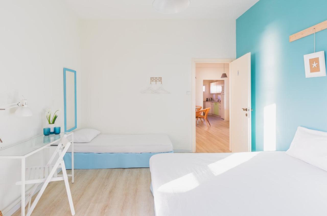 4 Bedroom Apartment On The Beach テル・アビブ エクステリア 写真