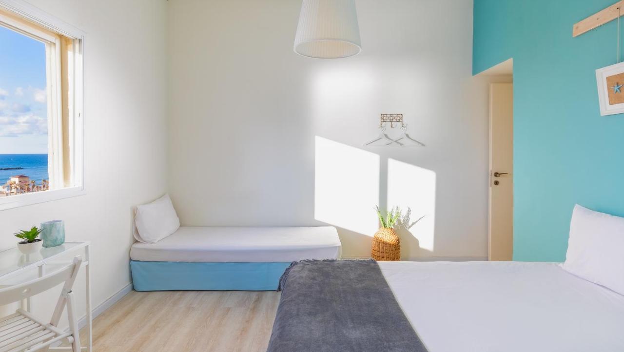 4 Bedroom Apartment On The Beach テル・アビブ エクステリア 写真